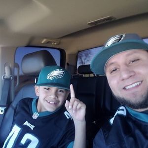 Meet your Posher, Efrain